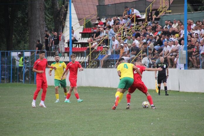 Tricolorul Breaza Aro Campulung Tricolorul Breaza Aro Campulung